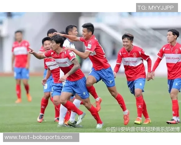 我国足球名人风采展现与成就回顾共同见证中国足球的辉煌历程